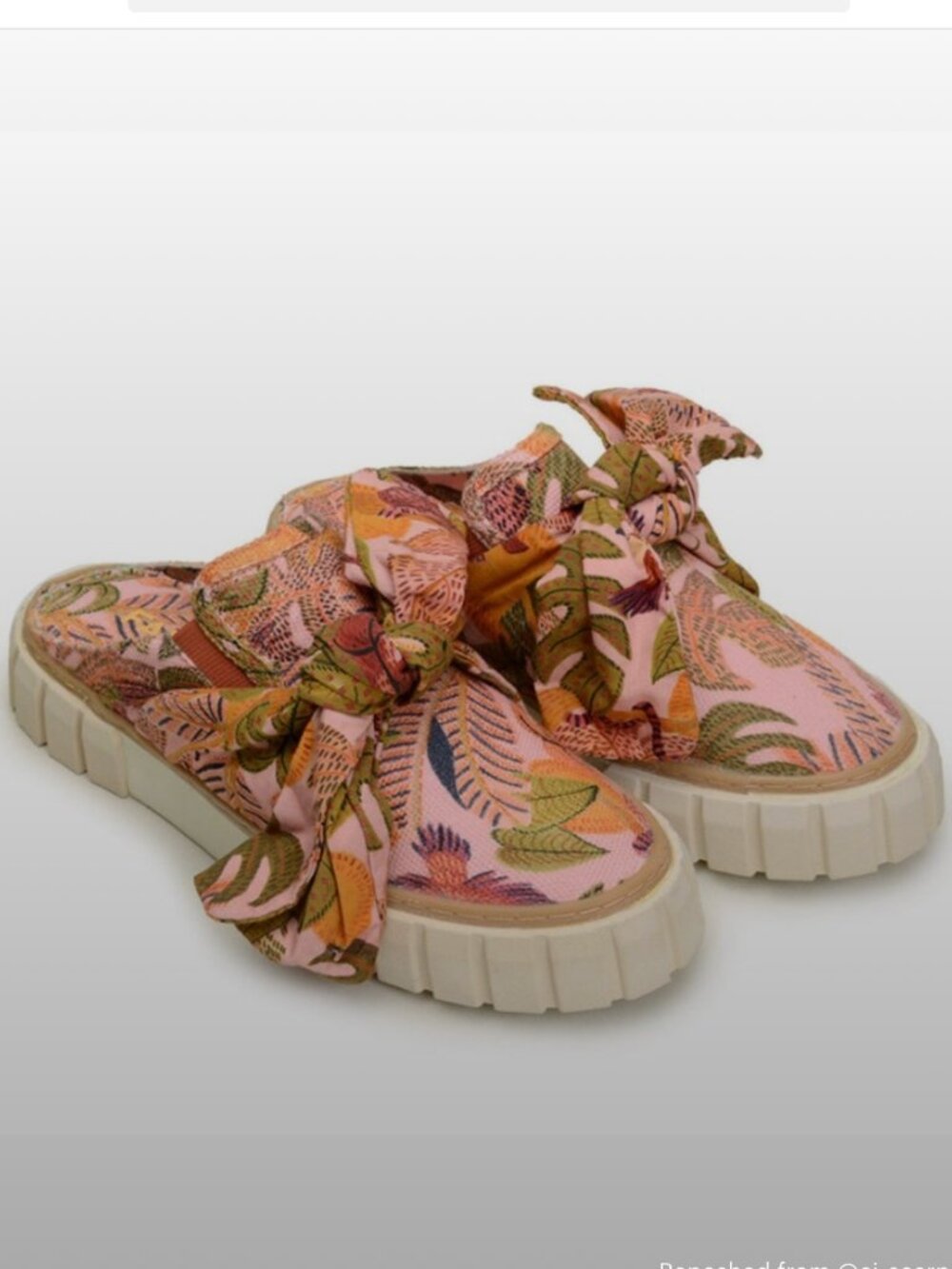 Farm Rio Sneakers with Bows Summer Dream Mule Womens Size 9.5 With Box